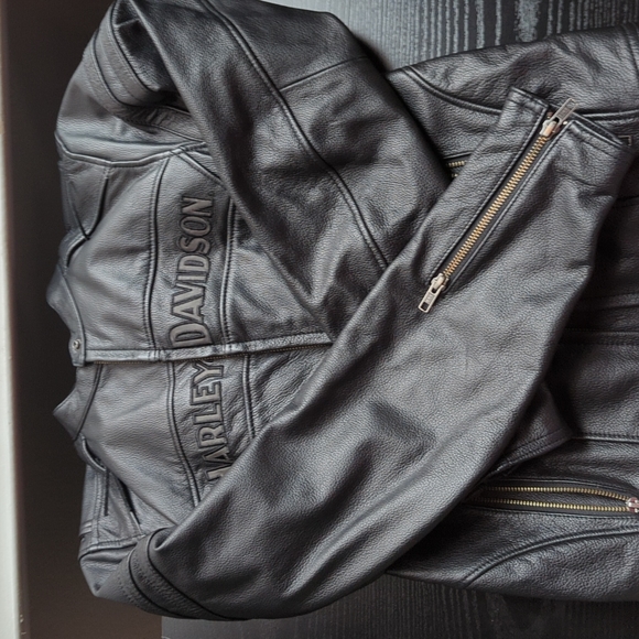 Leather Jacket - Picture 5 of 5